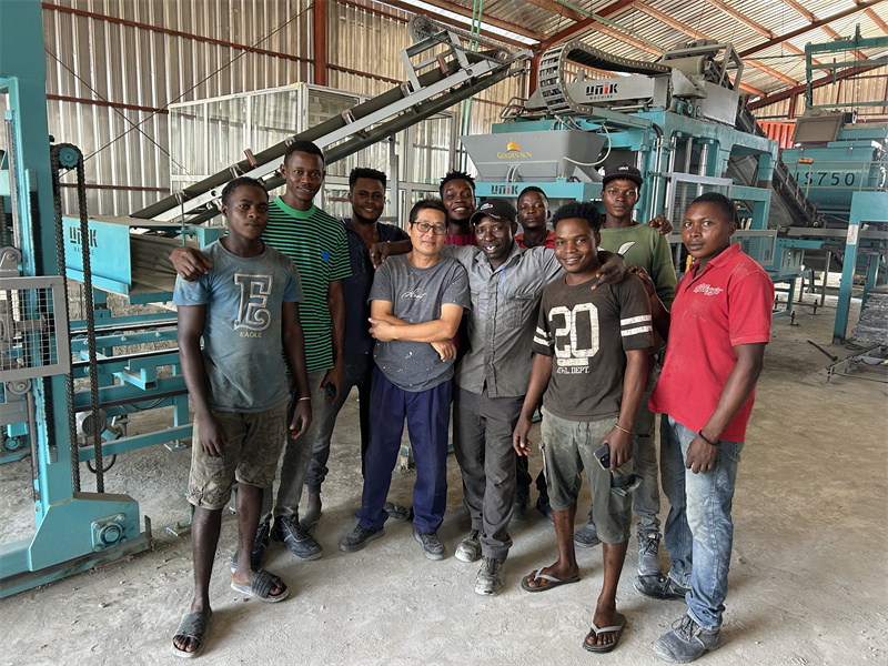 Betonblockformmaschine zum Verkauf in Nigeria: UNIK Machinery sticht heraus